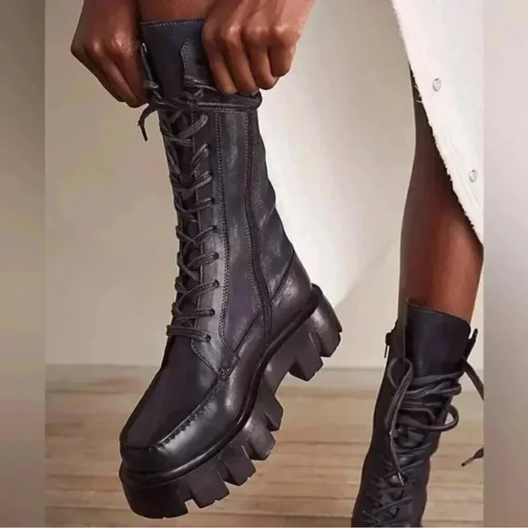 Epic FREE PEOPLE Lug Sole Platform Lace Up Boots